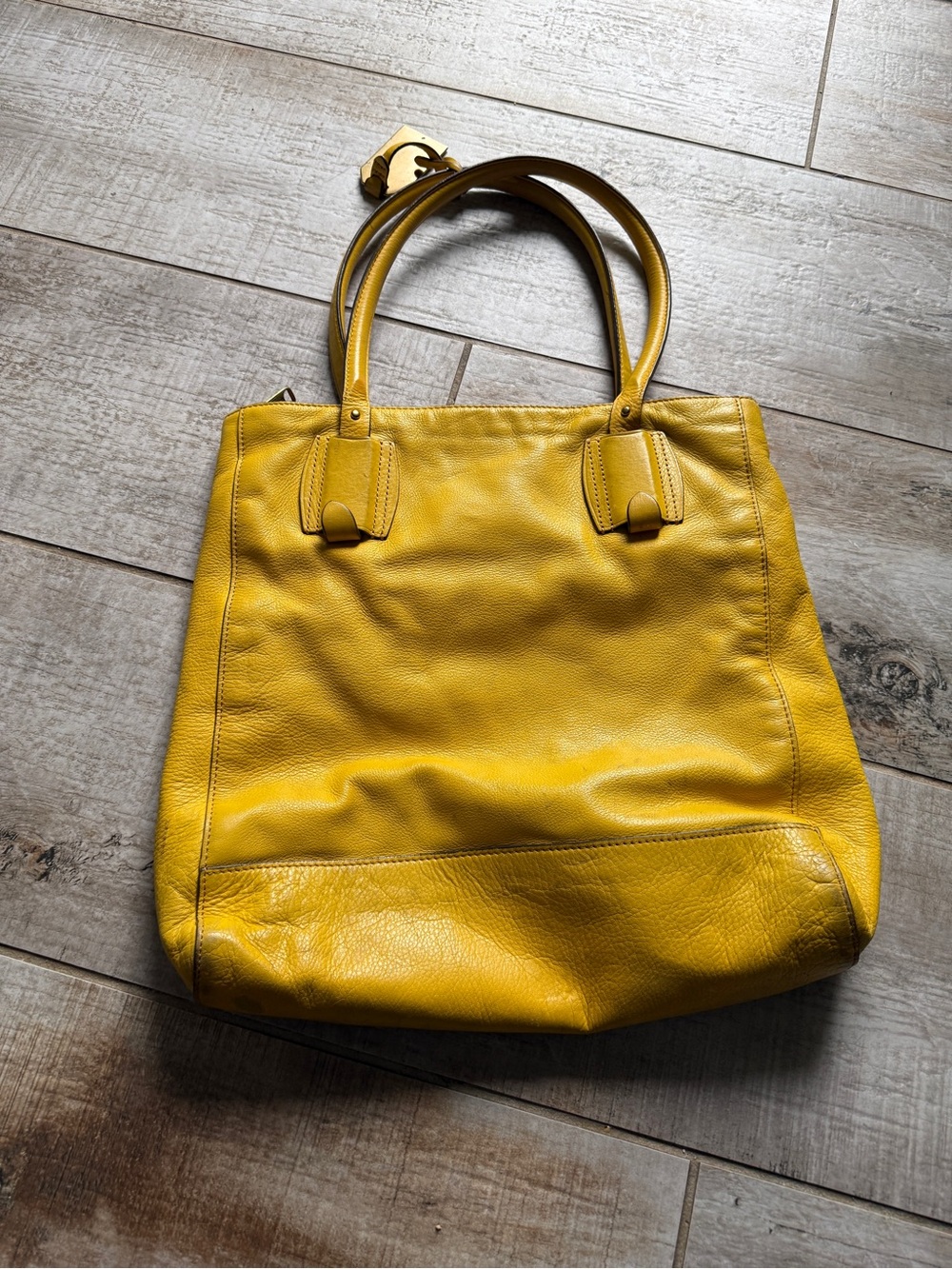 Ralph Lauren Grande Amarillo Canario Cuero Suave Handbag - Picture 4 of 8